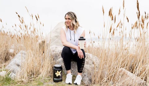 Frau mit Complete Vanilla